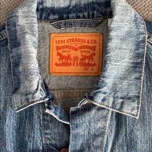 ~Levi~ Jean vest